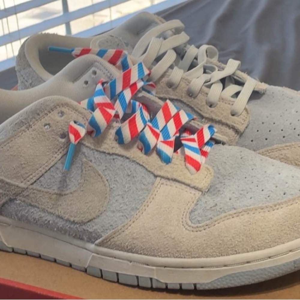 Nike Gray and Beige Sneakers with Multicolor Laces